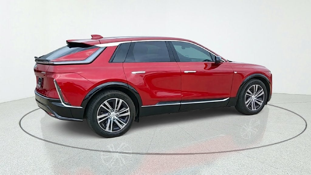 2024 Cadillac LYRIQ Luxury 2