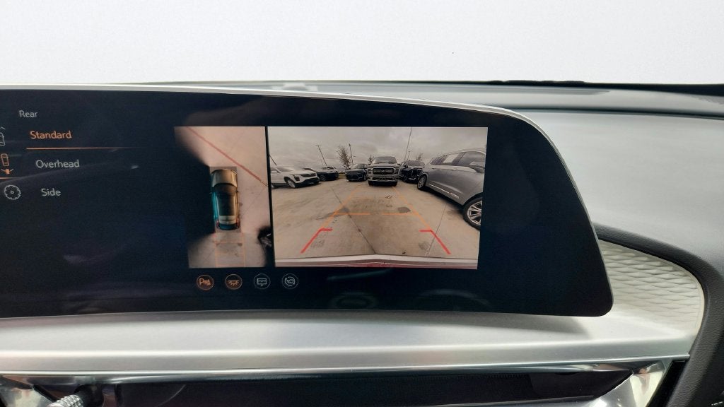 2024 Cadillac LYRIQ Luxury 2