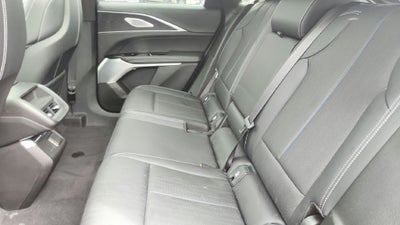 2024 Cadillac LYRIQ Luxury 2