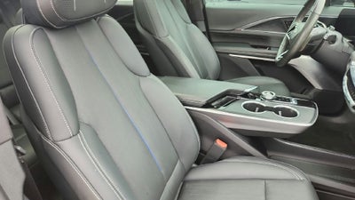 2024 Cadillac LYRIQ Luxury 2