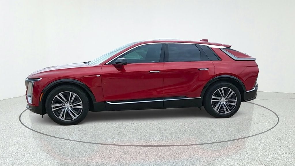 2024 Cadillac LYRIQ Luxury 2