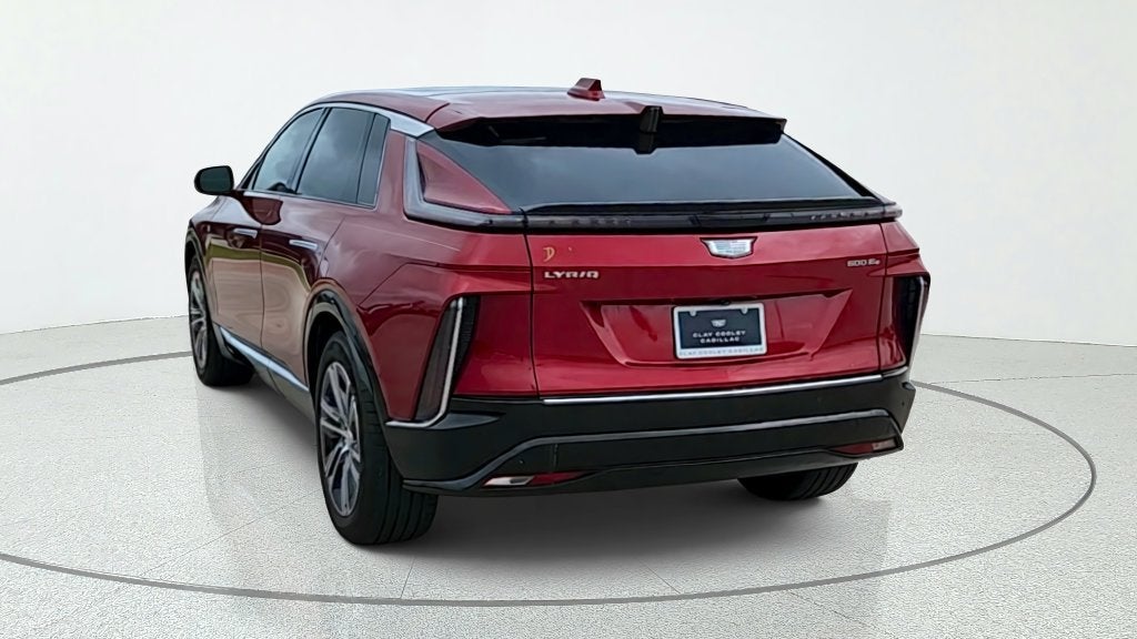 2024 Cadillac LYRIQ Luxury 2