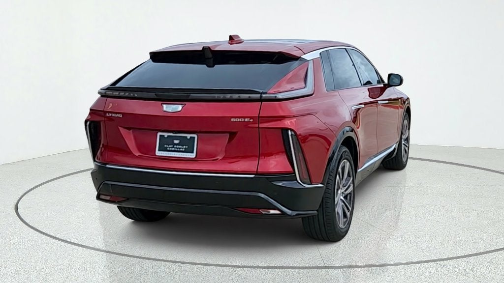 2024 Cadillac LYRIQ Luxury 2
