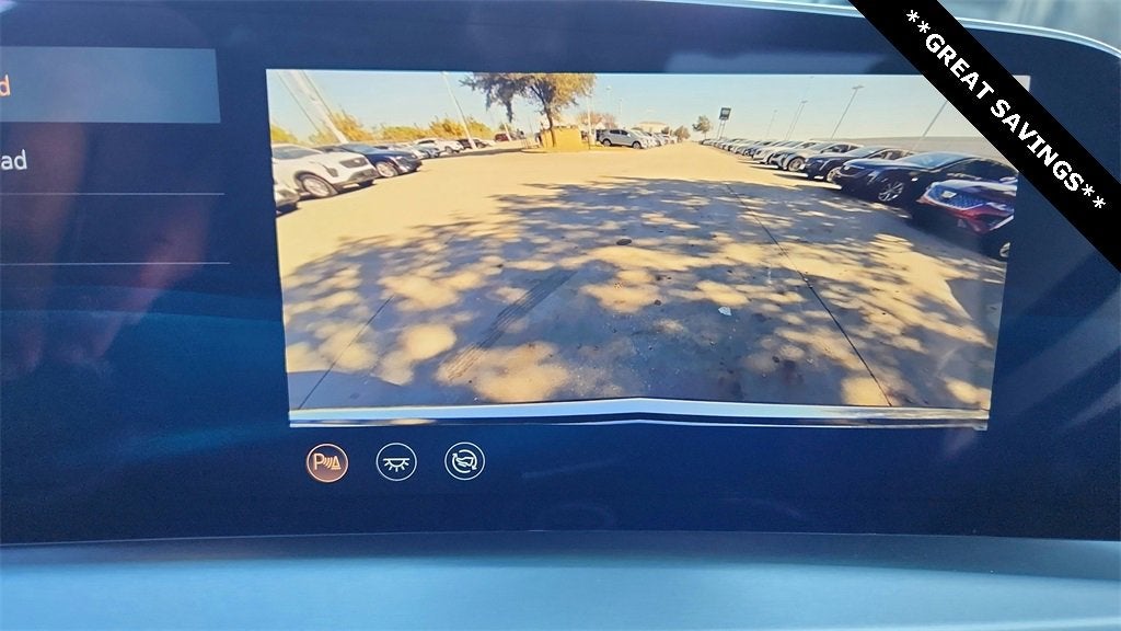 2025 Cadillac LYRIQ Luxury 2