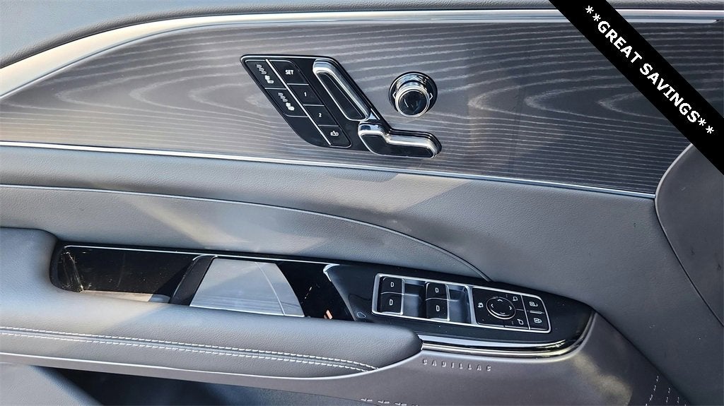 2025 Cadillac LYRIQ Luxury 2