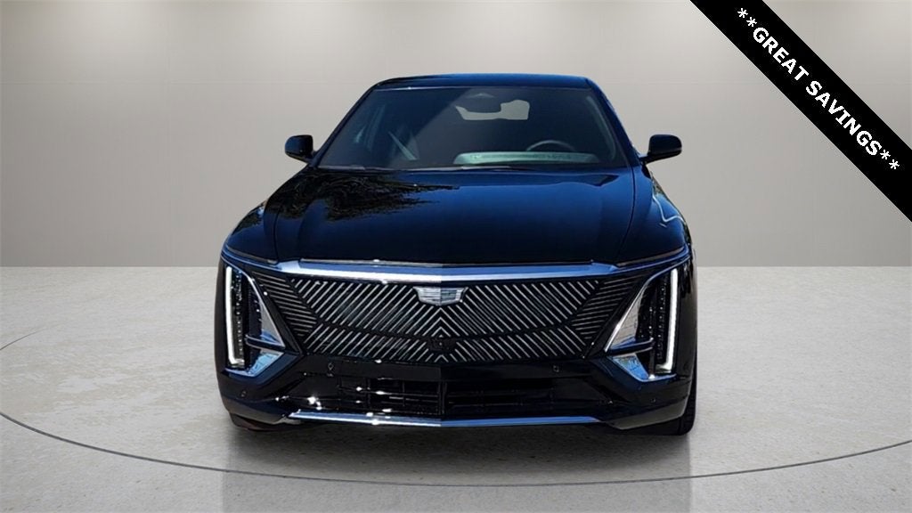 2025 Cadillac LYRIQ Luxury 2