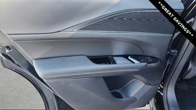 2025 Cadillac LYRIQ Luxury 2