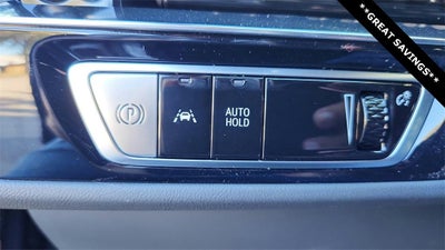 2025 Cadillac LYRIQ Luxury 2