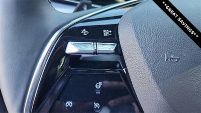 2025 Cadillac LYRIQ Luxury 2