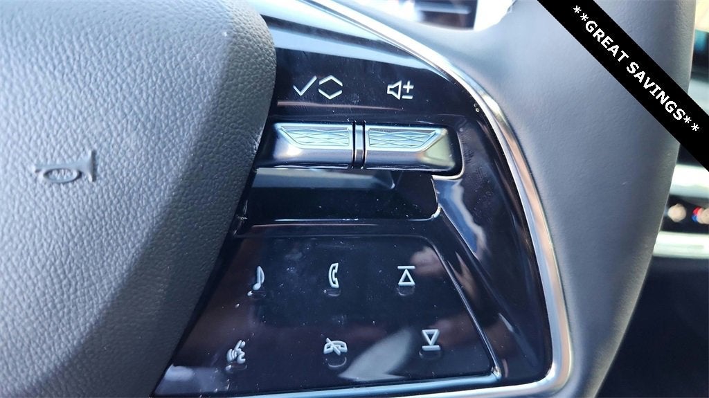 2025 Cadillac LYRIQ Luxury 2