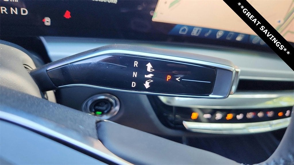 2025 Cadillac LYRIQ Luxury 2