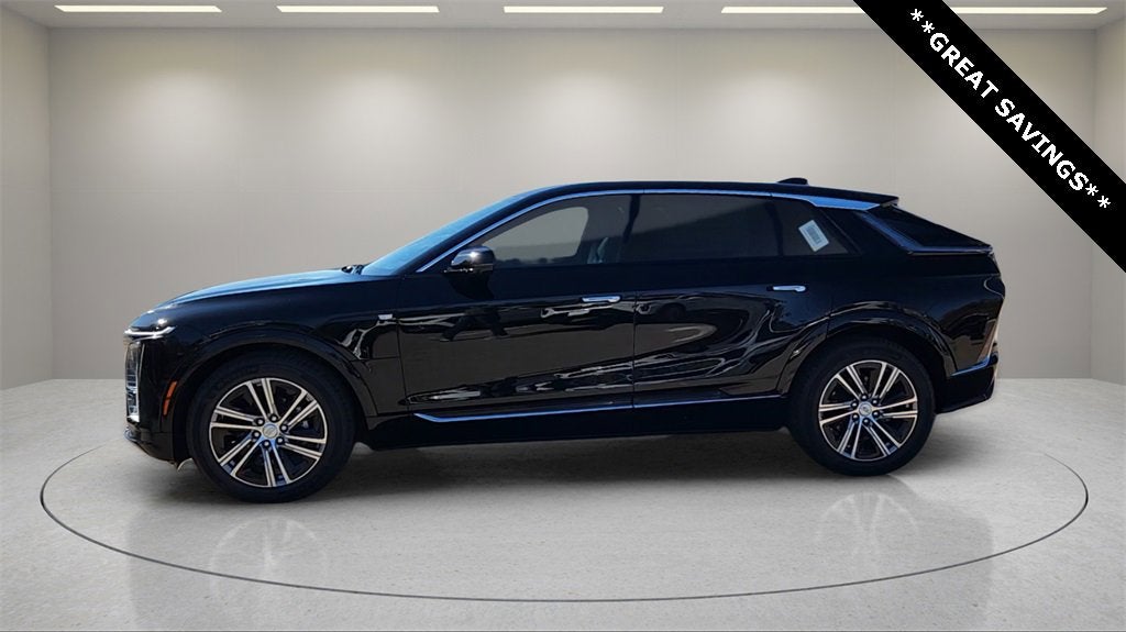 2025 Cadillac LYRIQ Luxury 2