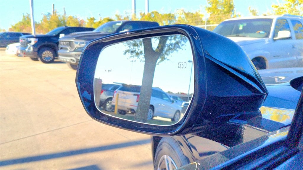 2025 Cadillac LYRIQ Luxury 3