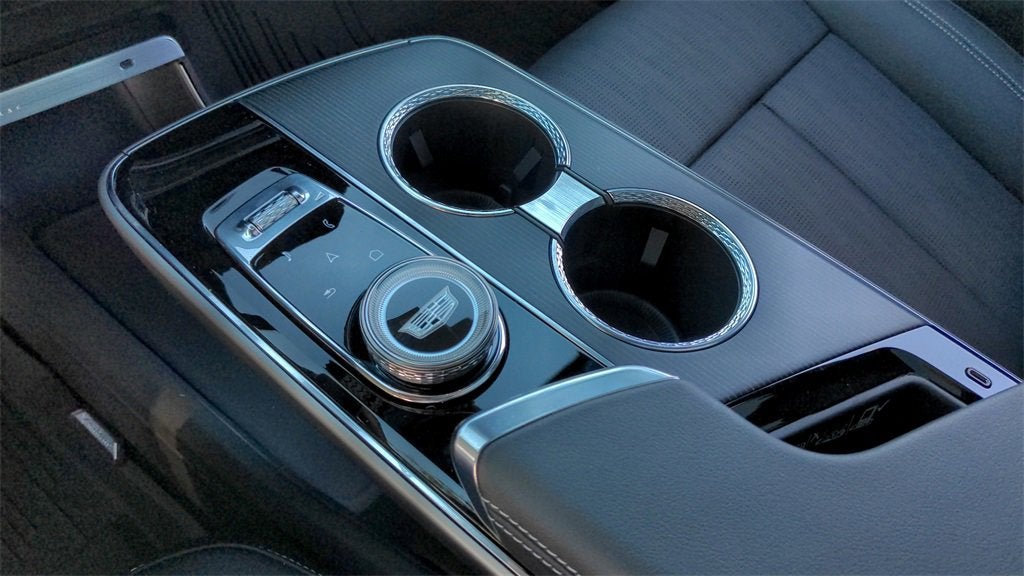 2025 Cadillac LYRIQ Luxury 3