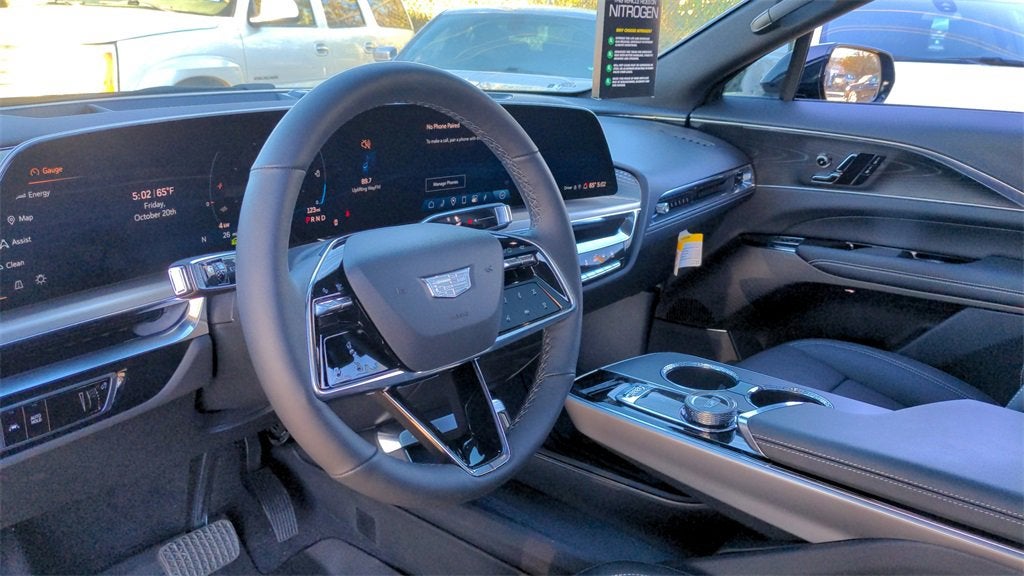 2025 Cadillac LYRIQ Luxury 3