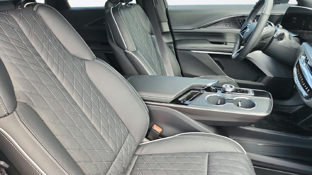 2027 Cadillac LYRIQ Signature Luxury