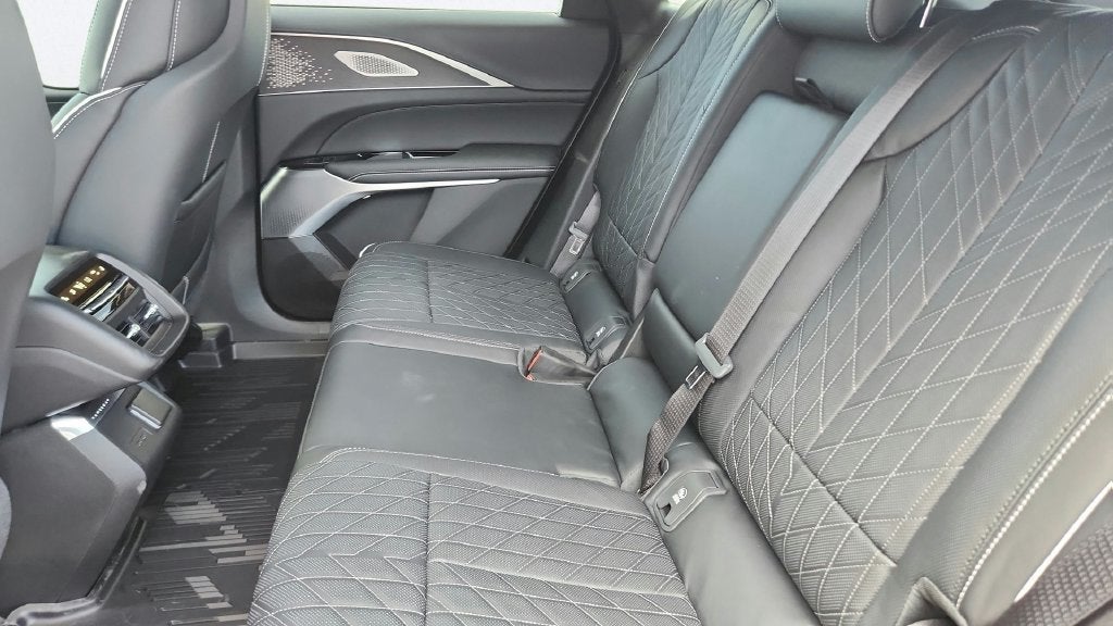 2027 Cadillac LYRIQ Signature Luxury