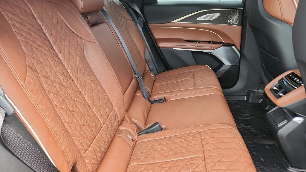 2027 Cadillac LYRIQ Signature Luxury