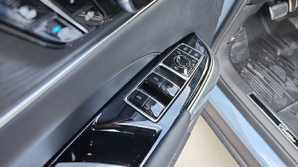 2027 Cadillac LYRIQ Signature Luxury