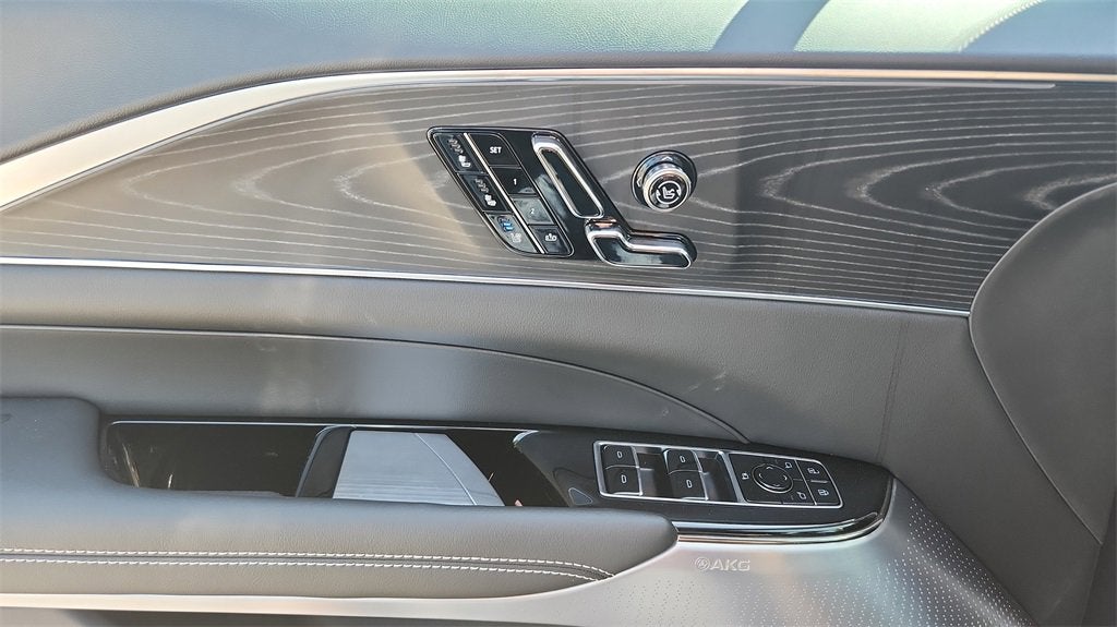 2025 Cadillac LYRIQ Sport 2