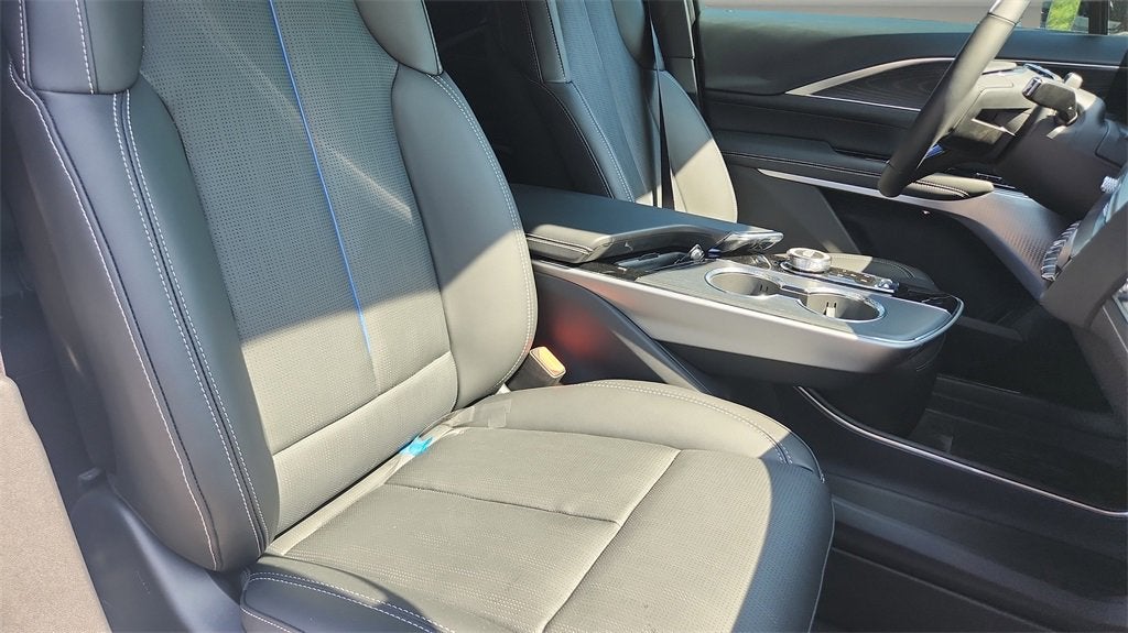 2025 Cadillac LYRIQ Sport 2