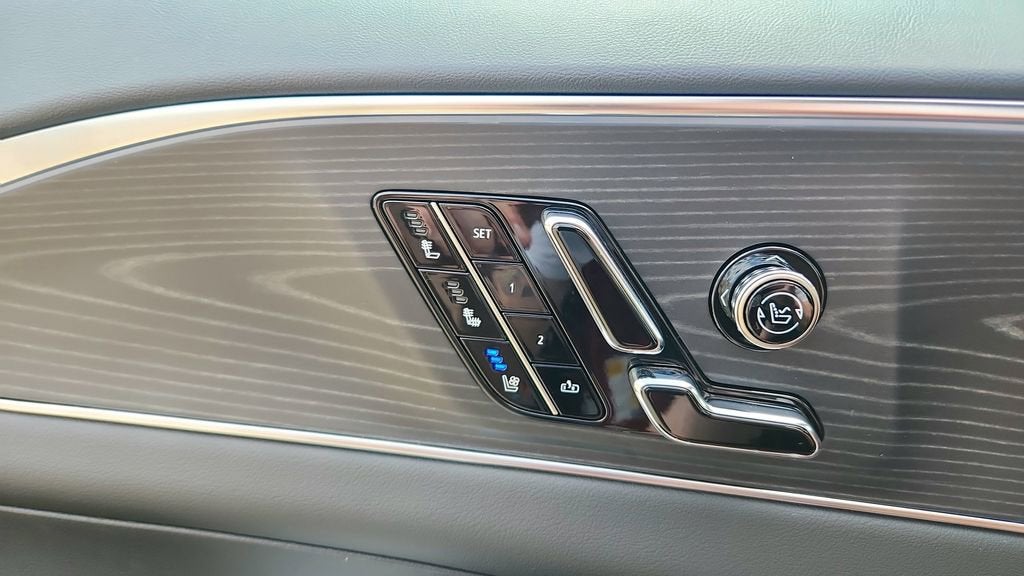 2025 Cadillac LYRIQ Sport 2