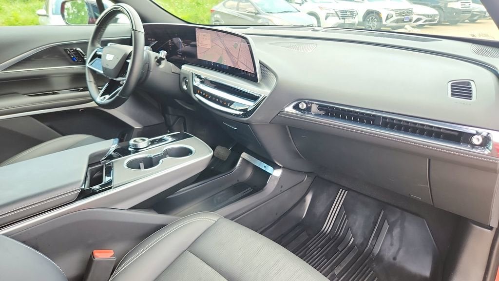 2025 Cadillac LYRIQ Sport 2