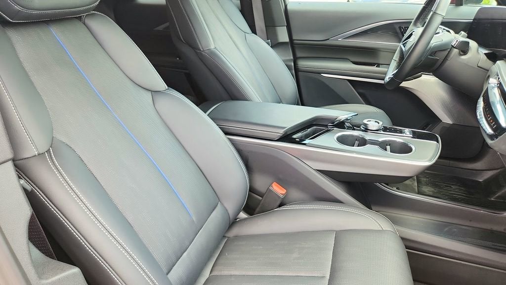 2025 Cadillac LYRIQ Sport 2
