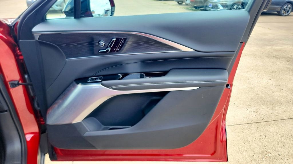 2025 Cadillac LYRIQ Sport 2