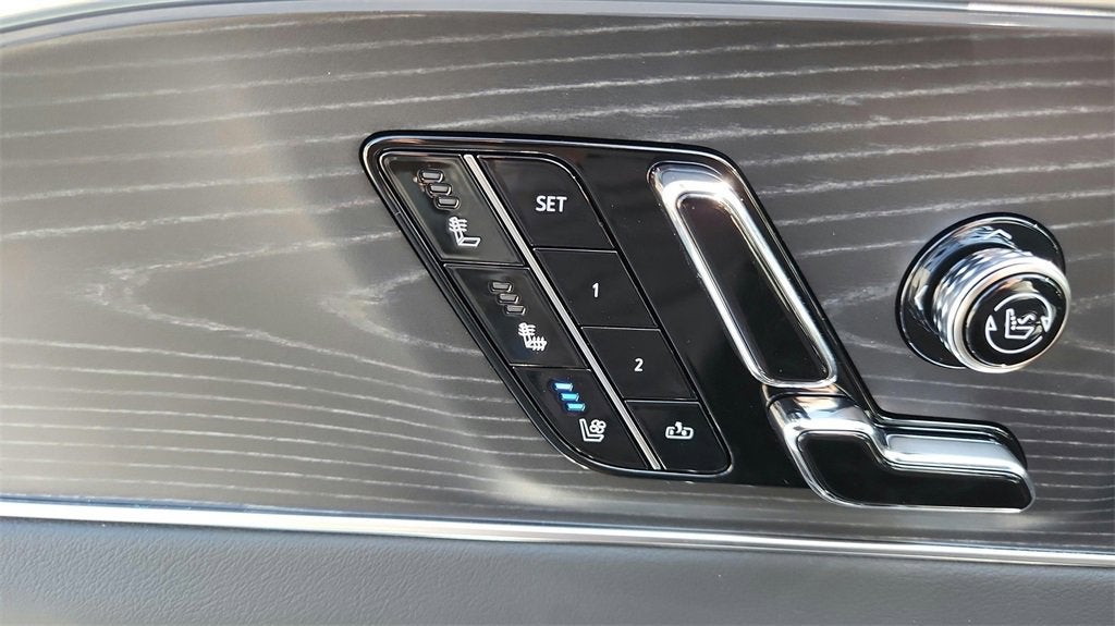 2025 Cadillac LYRIQ Sport 3