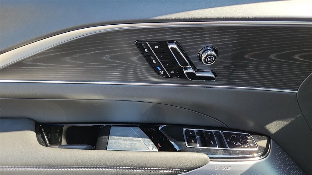 2025 Cadillac LYRIQ Sport 3