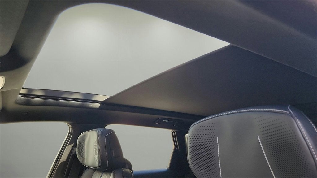 2025 Cadillac LYRIQ Sport 3