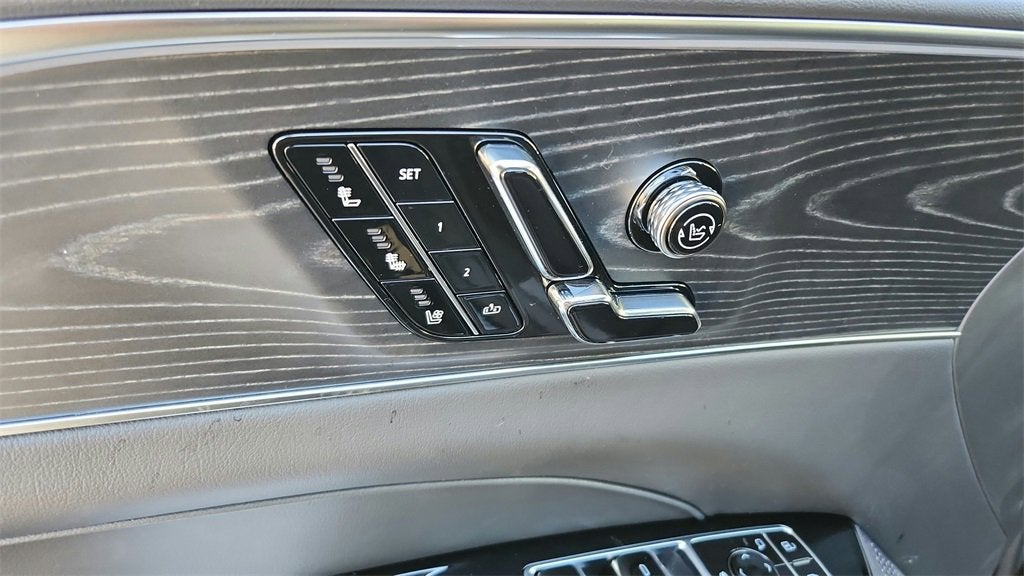 2025 Cadillac LYRIQ Sport 3