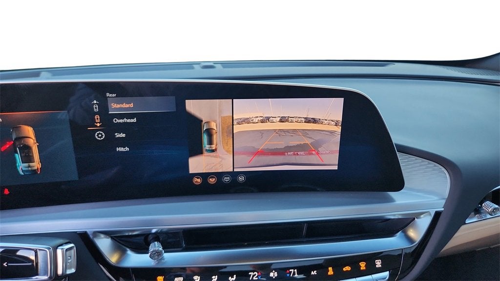 2025 Cadillac LYRIQ Sport 3