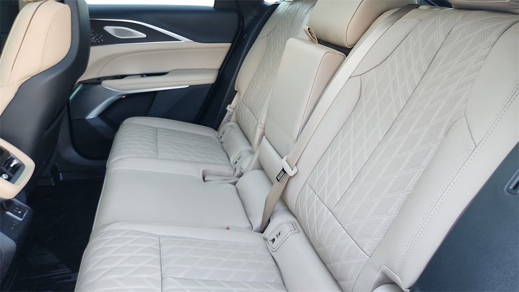 2025 Cadillac LYRIQ Sport 3