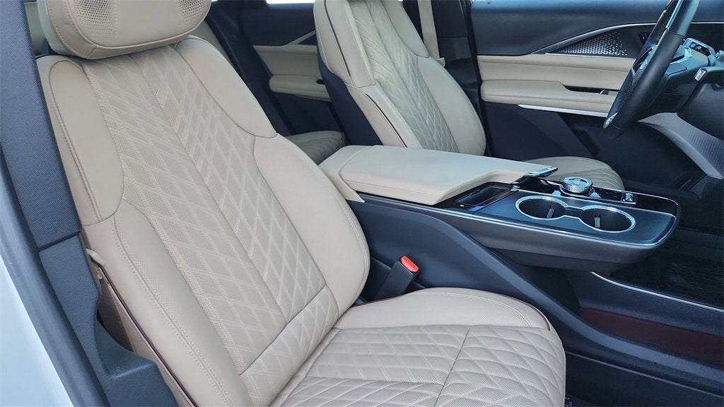 2025 Cadillac LYRIQ Sport 3