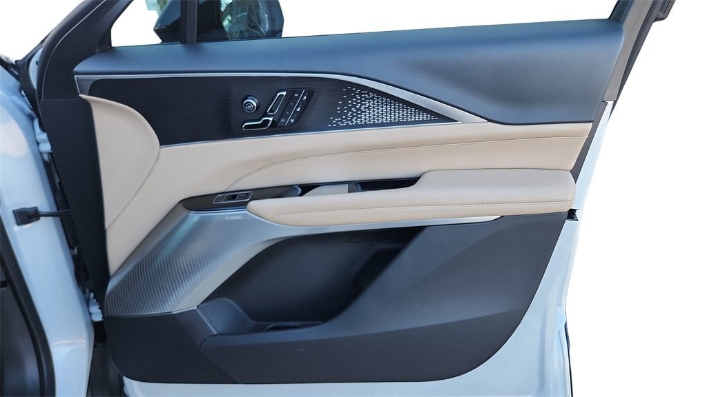 2025 Cadillac LYRIQ Sport 3