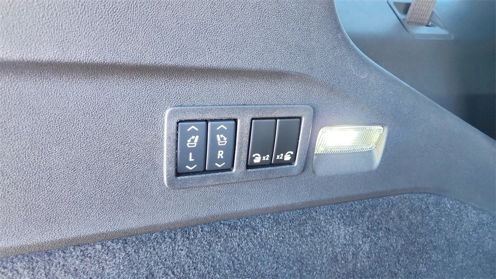 2026 Cadillac ESCALADE IQL Luxury