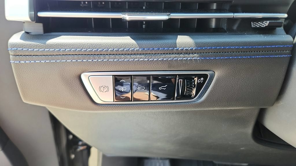 2026 Cadillac ESCALADE IQL Luxury