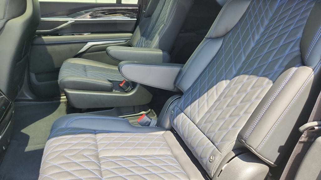 2026 Cadillac ESCALADE IQL Luxury