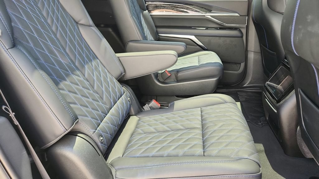 2026 Cadillac ESCALADE IQL Luxury