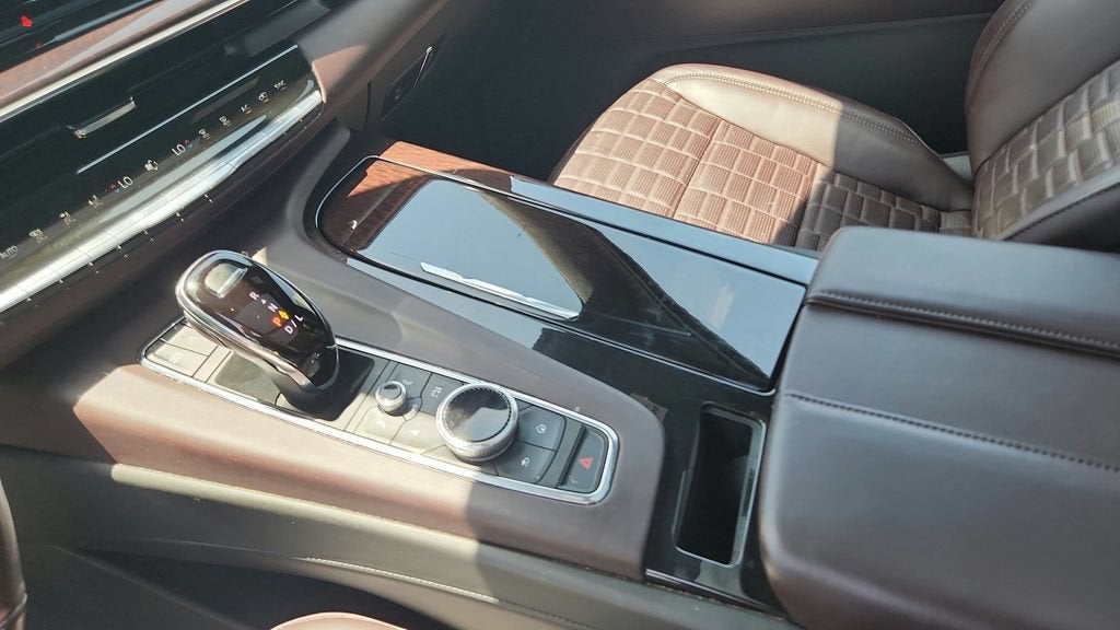 2023 Cadillac Escalade 4WD Sport Platinum