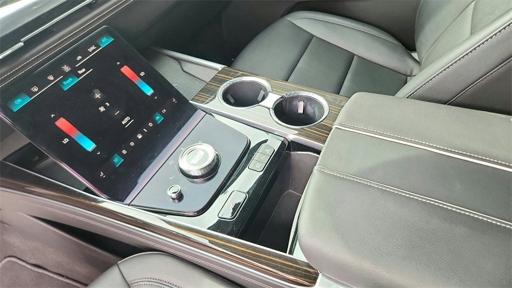 2025 Cadillac Escalade Luxury