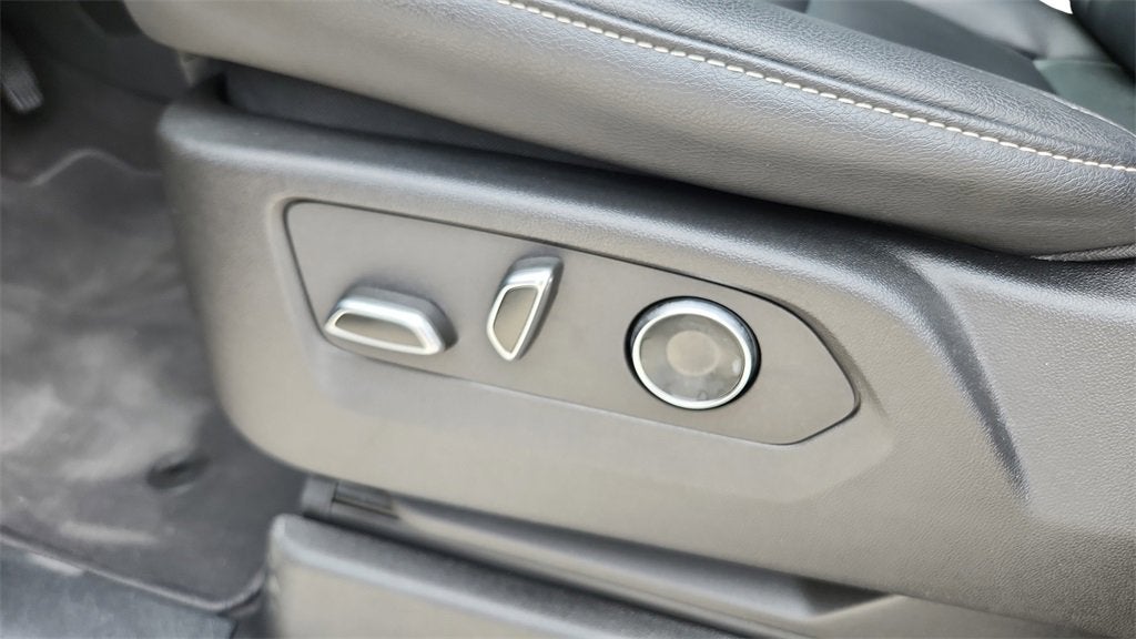 2025 Cadillac Escalade Luxury