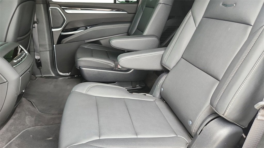 2025 Cadillac Escalade Luxury