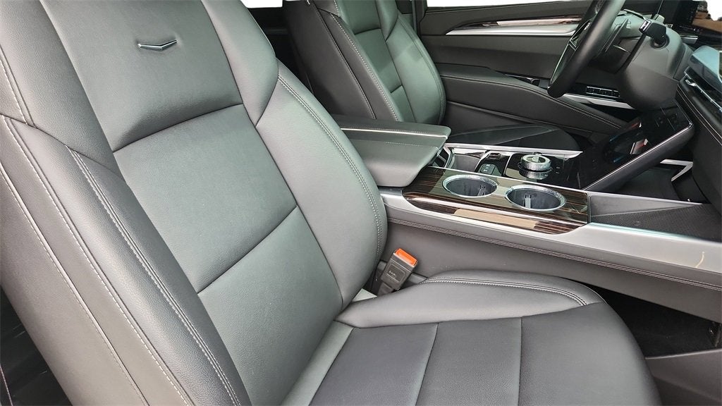 2025 Cadillac Escalade Luxury