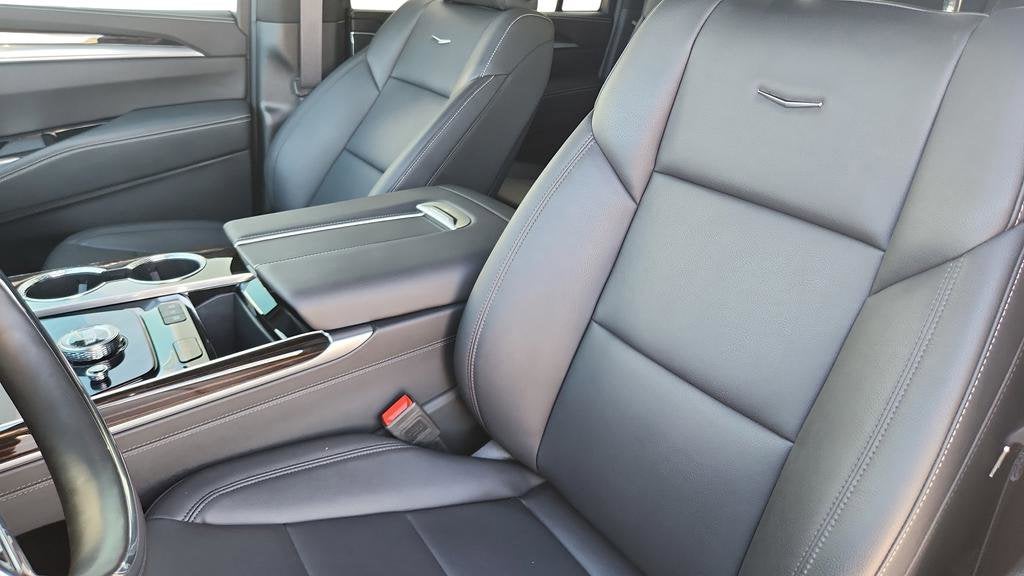 2025 Cadillac Escalade ESV Luxury