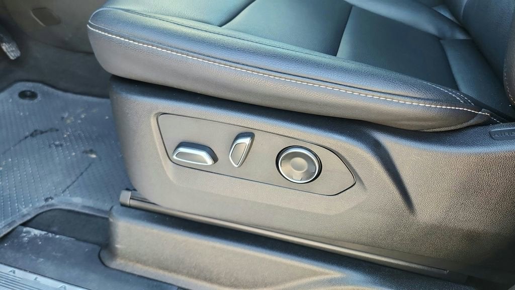 2025 Cadillac Escalade ESV Luxury