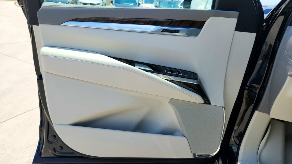2026 Cadillac Escalade Platinum Luxury