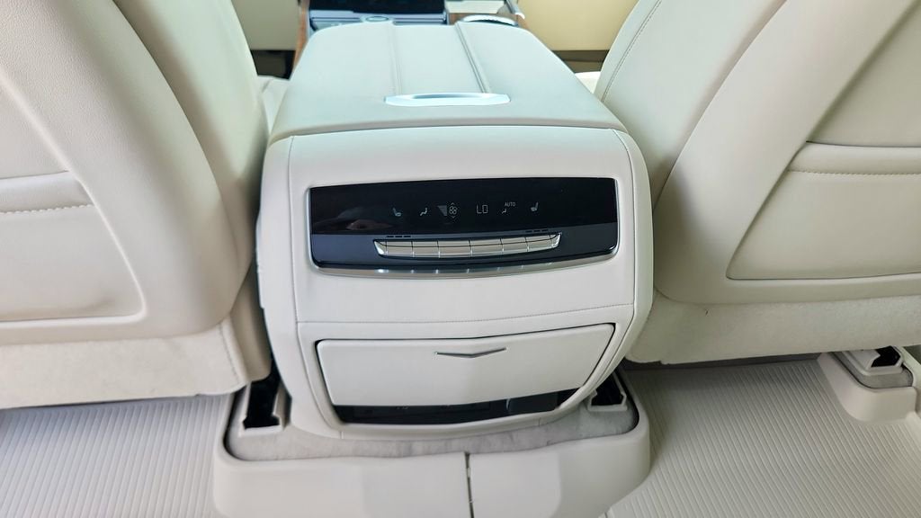 2026 Cadillac Escalade Platinum Luxury
